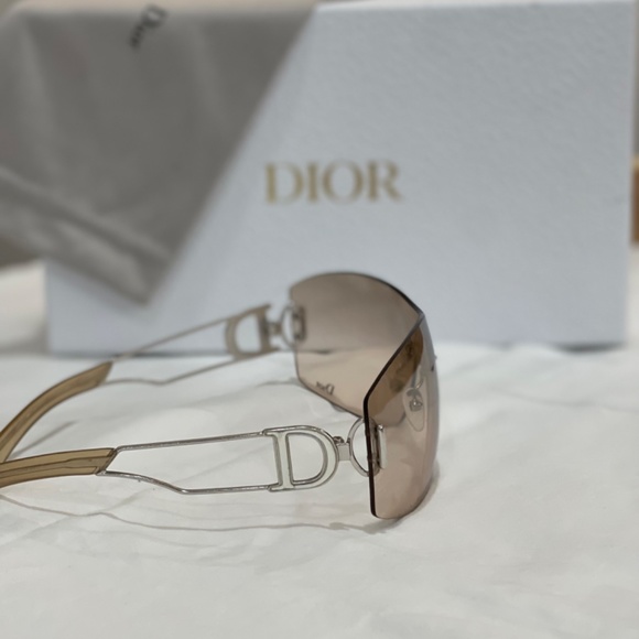 RARE and VINTAGE 90s Dior Shield Sunglasses - Picture 4 of 6